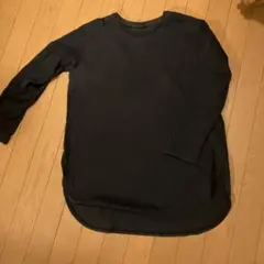 値下げ　黒の長袖Tシャツ XL ユニクロ　ラウンド裾