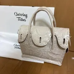 【美品】カービングトライブス グレースコンチネンタル バッグ エクリュ ホワイト