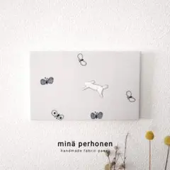 ファブリックパネル　ミナペルホネン　インテリア　ランランラン　うさぎ　ピンク run run run ファブリック - minä perhonen