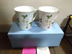 WEDGWOOD ワイルドストロベリーペアカップ