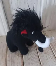 フェルト製黒い象のぬいぐるみ
