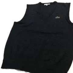 美品 日本製 LACOSTE ニットベスト 文字ワニロゴ グレー系