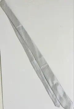 Rosso Bianco シルバー ストライプ ネクタイ