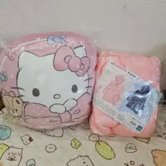 新品　サンリオ　ハローキティ　クッション　ルームウェア　セット