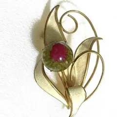 花デザイン ブローチ 石付き　ビンテージブローチ　フラワーブローチ