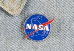 【新品未使用】NASA ロゴ ピンバッジ 3.4cm