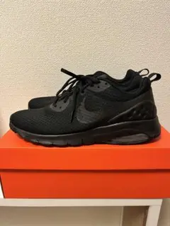 Nike ブラック スニーカー