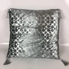 COACH コーチ クッション シルバー シグネチャー タッセル付き レディース