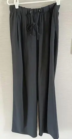 GU 黒 ワイドパンツMサイズ ドローストリング付き