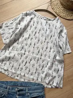 新品　タグ付き　総柄　オシャレ柄　薄手　ブラウス　ナチュラル