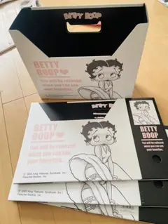 ベティちゃん　収納box ４個