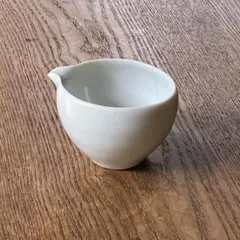 片口　ミルク・ソースピッチャー