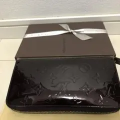 ルイヴィトン 長財布 アマラント ジッピーウォレット