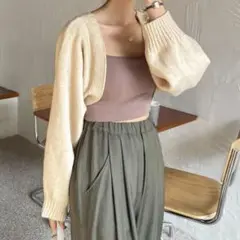 ベージュ カーディガン