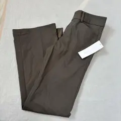 ユニクロUNIQLO　スタイルアップセミタイトフレアパンツ ダークブラウン