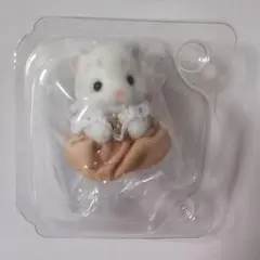 ②　シルバニアファミリー くじ　G賞　ゆきヒョウの赤ちゃん