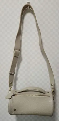 新品未使用　meong blueワンハンドル カゴバッグシルバー　チャーム付き OVAL Kago-Bag / Mirror Smile Charm / ワンハンドル カゴバッグ