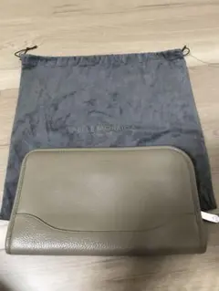 美品 ペッレモルビダ クラッチバッグ