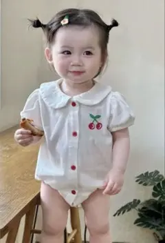 チェリーホワイトシャツ 赤ボタン