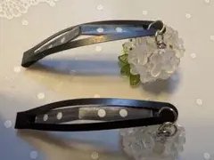 花の装飾付き黒ヘアクリップ　あじさい