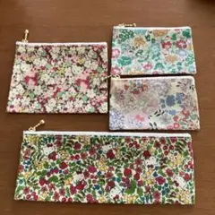 ハローキティ花柄ポーチセット　4点セット
