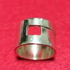 グッチ 幅広シルバーリング