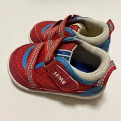 Item thumbnail for item 24cb445b-9623-4db2-831e-33a969d88b04