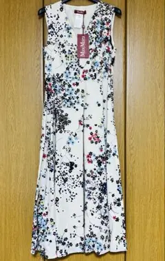 新品タグ付きMaxMara 花柄 ノースリーブ ロングワンピース 42