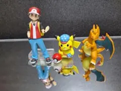 ポケモンフイギュア 激レア ！！ピカチュウ！リザードン！まとめて！Set