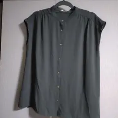 グローブカーキ色ボタン付きシャツ LL