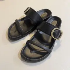 【美品】ZARA バックル付き フラットサンダル 38