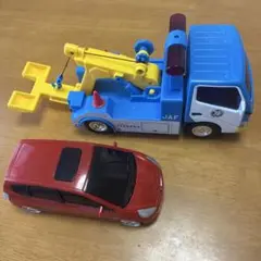 JAF レッカー車と赤い車 セット