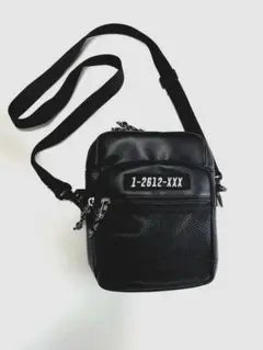 ［美品］ブラック　ショルダーバッグ
