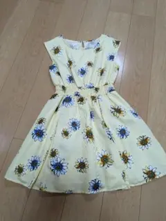 花柄ワンピース　黄色ワンピース