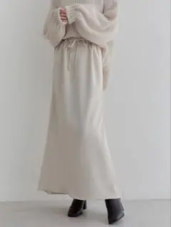 amel サテンスカート アイボリー