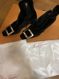 ロジェヴィヴィエ ブーツ