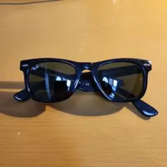 Ray-Ban Wayfarer ブラックサングラス
