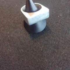 モダンな尖ったデザインリング