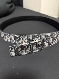 【ほぼ未使用】DIOR ベルト パールのCDロゴが可愛い♪【Dior】《30 Montaigne》ベルト (Dior