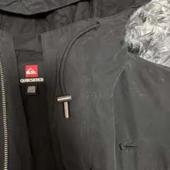 QUIKSILVER ブラック ダウンジャケット フード付き