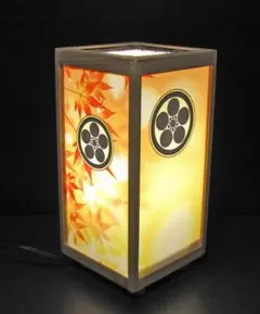 ★家紋の宿り木＝「丸に梅鉢」（家紋変更可）／LED・檜枠造・フイルム加工・軽量／