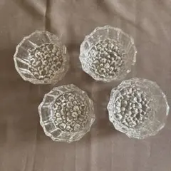 ガラスボウル 4個セット 装飾的な模様