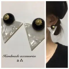 888 ブラック×ホワイト☺︎太陽ゴールドとべっ甲風トライアングル型ピアス☺︎
