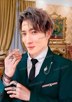 男性の肖像画 フォーマルスーツ：渡辺翔太：デジタルアート：ハンドメイド