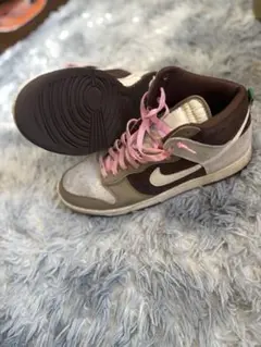 Nike ブラウン ホワイト ハイカットスニーカー