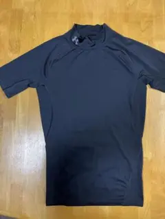 試着頻度短めUnder Armour ブラック 半袖 アンダーシャツ MD