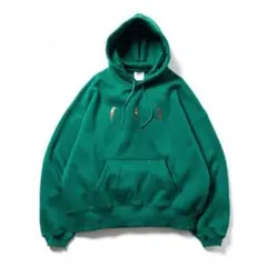 tightbooth dive to blue hoodie