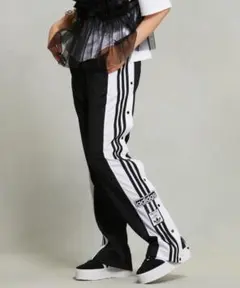 Item thumbnail for item cc142be6-3cde-4175-a5ab-8857c5a3b6b9