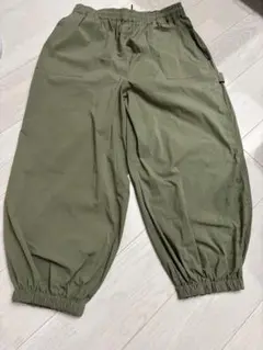 未使用ドラッグストアーズオリーブグリーンカジュアルパンツ