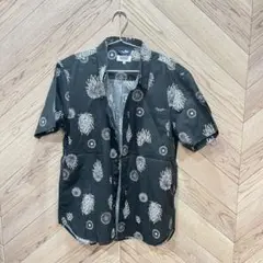 【新品・未使用】アロハシャツ　人気の花火柄　黒　半袖　Ｌサイズ